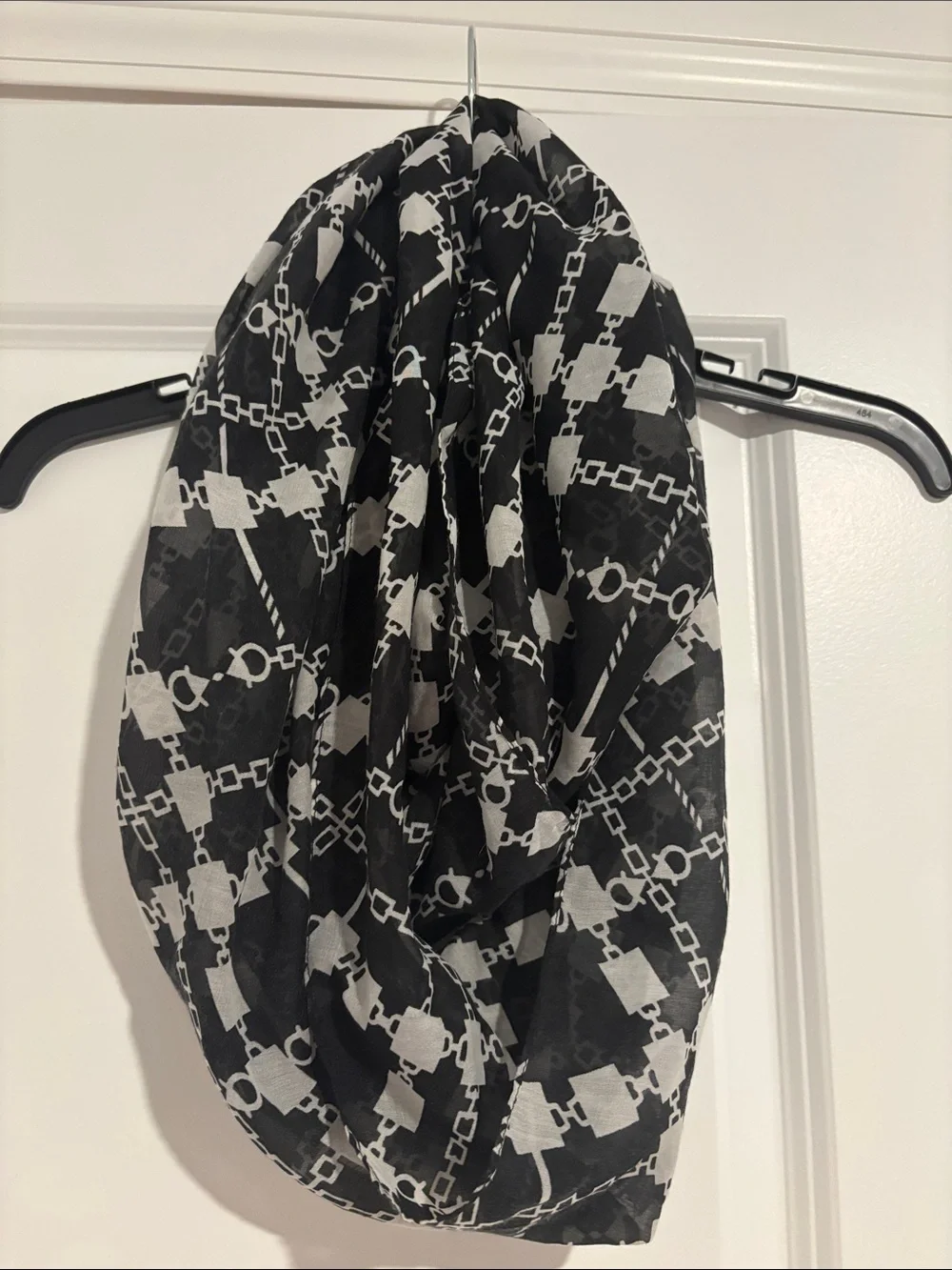 Black & White Chain-Pattern Infinity Scarf - Women Accessories